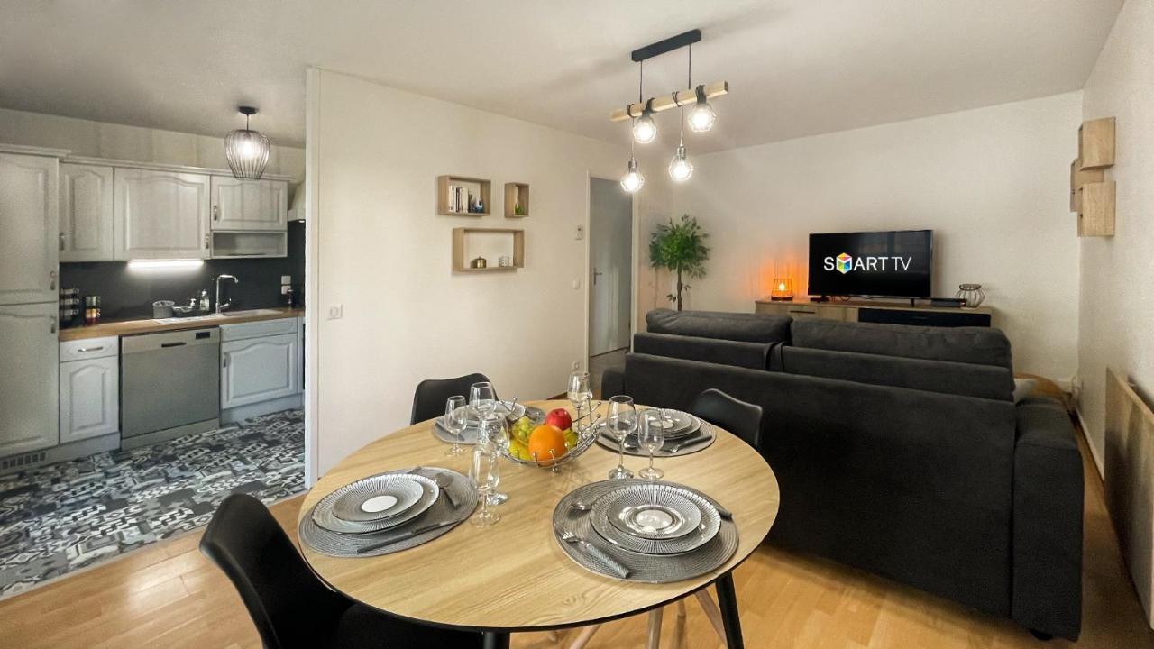 Homey Wood - New - Appartement Avec Une Chambre - Parking Prive Gratuit - Balcon Prive - A 5 Min De La Gare Pour Rejoindre Geneve 安纳马斯 外观 照片
