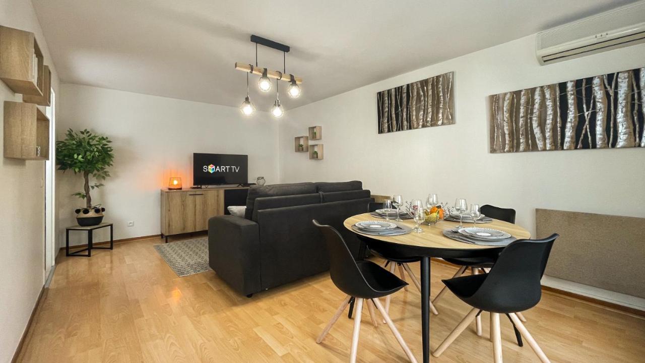 Homey Wood - New - Appartement Avec Une Chambre - Parking Prive Gratuit - Balcon Prive - A 5 Min De La Gare Pour Rejoindre Geneve 安纳马斯 外观 照片